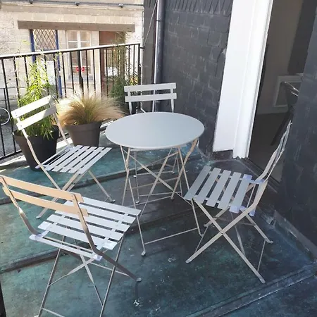 Daire Cosy Dans Le Centre De *